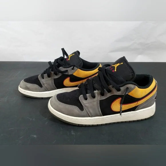 Nike Air Jordan SE Low SE Gs Vivid Orange Graphite Kids Or Men 5Y Or Women 6.5